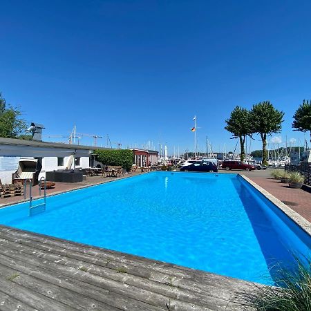 Hausboot Mit Traumlage In Luebeck-Travemuende Ξενοδοχείο Εξωτερικό φωτογραφία