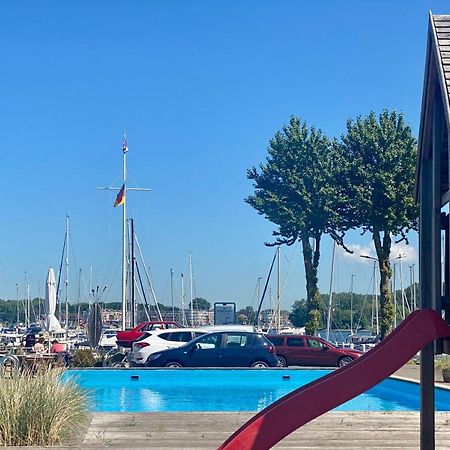 Hausboot Mit Traumlage In Luebeck-Travemuende Ξενοδοχείο Εξωτερικό φωτογραφία