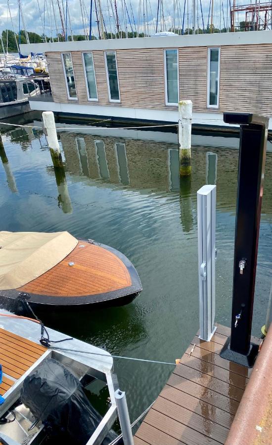 Hausboot Mit Traumlage In Luebeck-Travemuende Ξενοδοχείο Εξωτερικό φωτογραφία