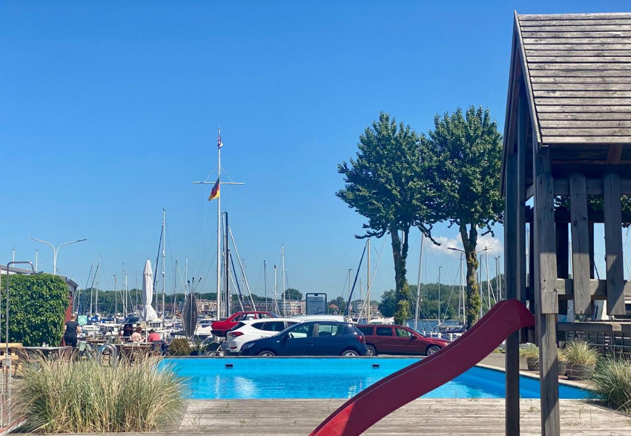 Hausboot Mit Traumlage In Luebeck-Travemuende Ξενοδοχείο Εξωτερικό φωτογραφία